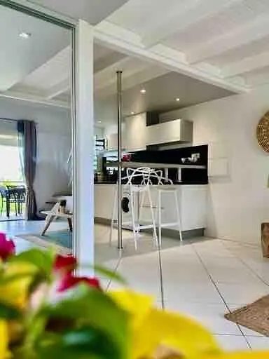 Orient Bay Beach Front Apartment Sint Maarten