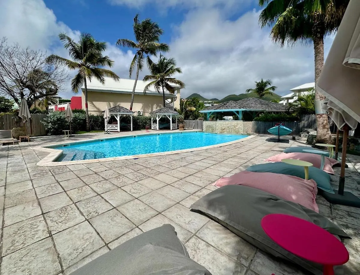 Orient Bay Beach Front Apartment Sint Maarten