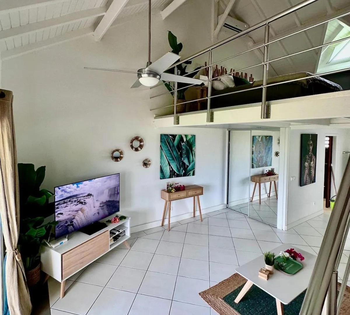 Orient Bay Beach Front Apartment
