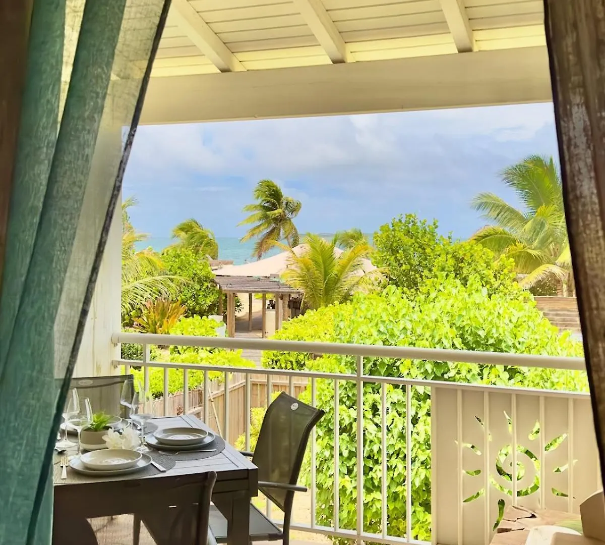 Orient Bay Beach Front Apartment